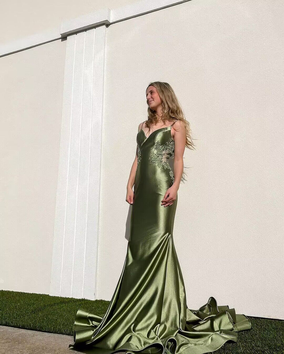 Spaghetti Straps V Neck Green Mermaid Long Prom Dress With Applique SP231