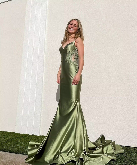 Spaghetti Straps V Neck Green Mermaid Long Prom Dress With Applique SP231